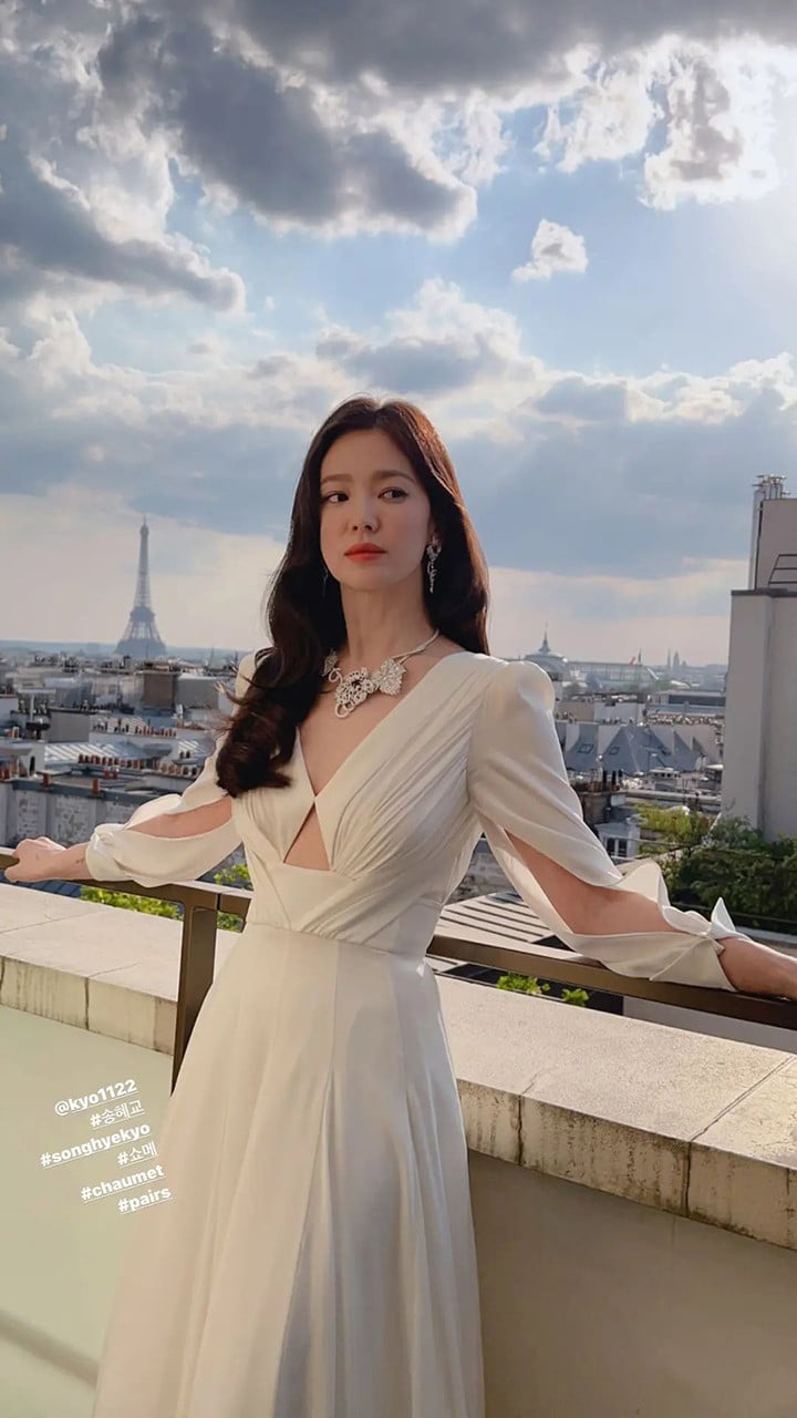 เปิดลุคเจ้าหญิงเจ้าชาย!! ‘ซงฮเยคโย - ชาอึนอู - เจสสิก้า อัลบ้า’ ร่วมอีเวนต์แบรนด์หรูที่ปารีส