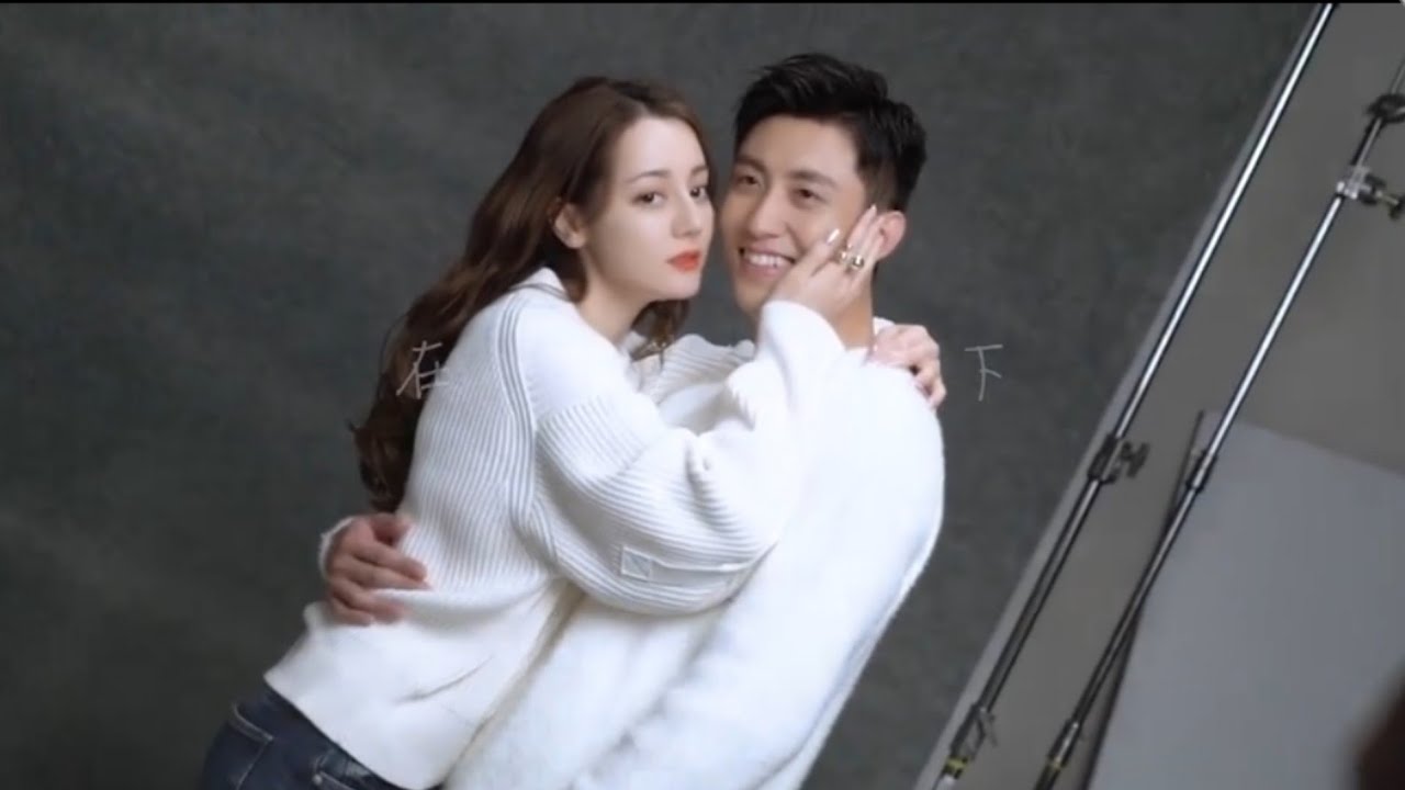 “ตี๋ลี่เร่อปา” ยังใส่เสื้อเปลือยหลัง แม้ถูกแฟนคลับแอบลูบหลังที่สนามบิน  