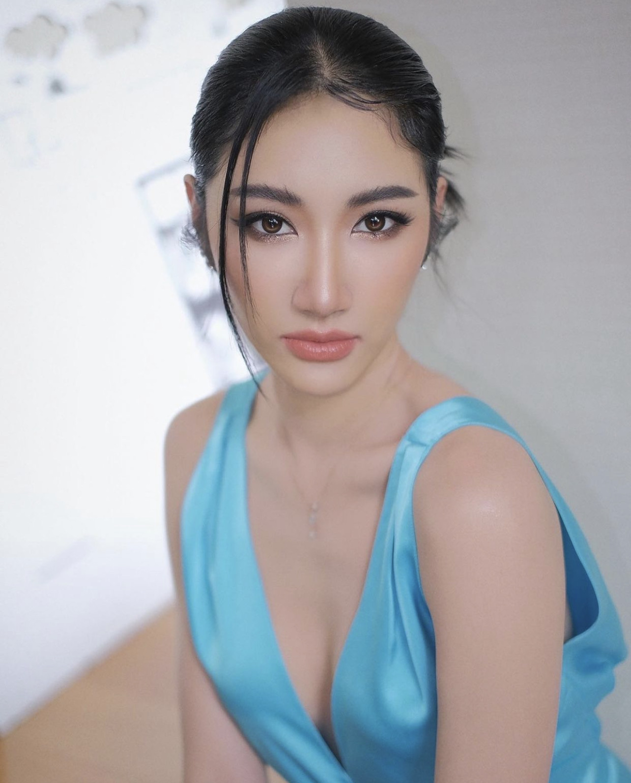 ยีน เกวลิน เกิดอุบัติเหตุระหว่างถ่ายทำละคร ล้มหัวฟาดพื้น แน่นิ่งไปชั่วครู่ 