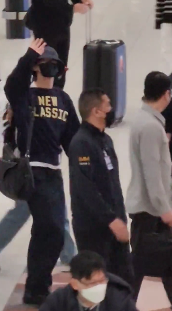 ถึงไทยแล้ว!! 'ชาอึนอู' หล่อใสทะลุแมสก์ พร้อมเปิดตัวพรีเซนเตอร์สินค้าไทย ถึงไทยแล้ว!! 'ชาอึนอู' หล่อใสทะลุแมสก์ พร้อมเปิดตัวพรีเซนเตอร์สินค้าไทย