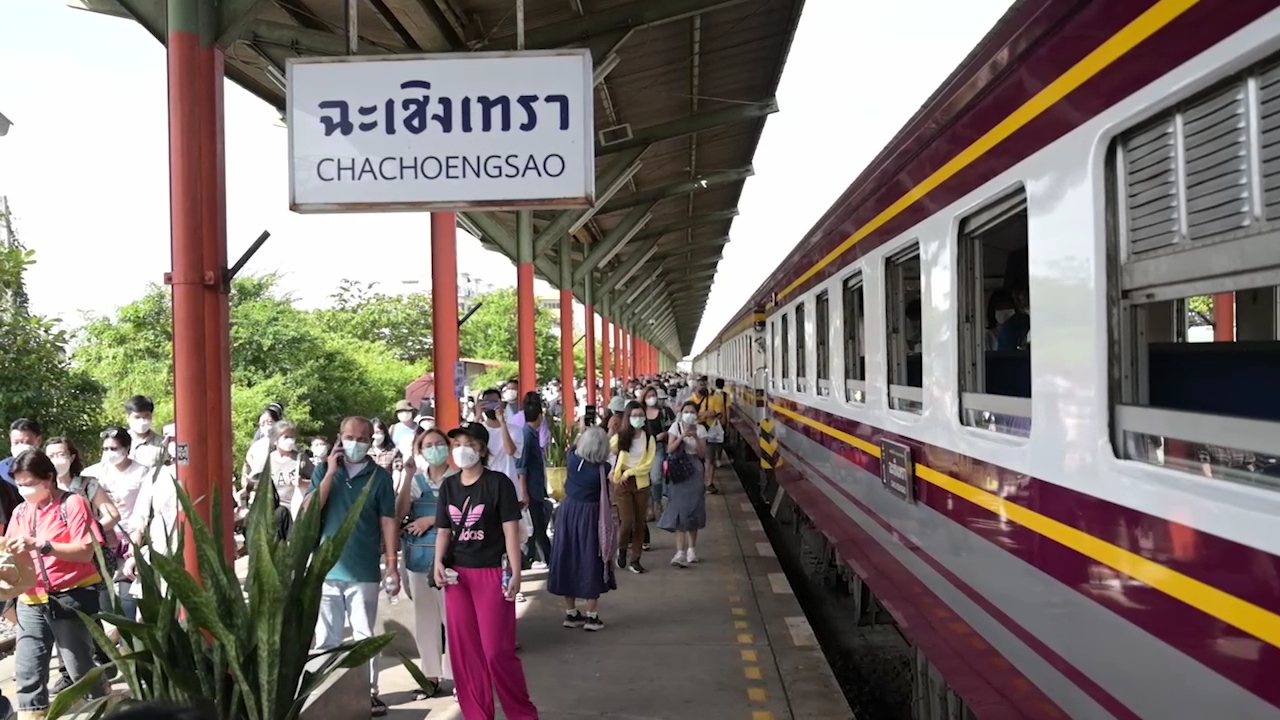 ประมวลภาพ ขบวนรถจักรไอน้ำวันพ่อแห่งชาติ เติมบุญ.. สุขใจ ประมวลภาพ ขบวนรถจักรไอน้ำวันพ่อแห่งชาติ เติมบุญ.. สุขใจ