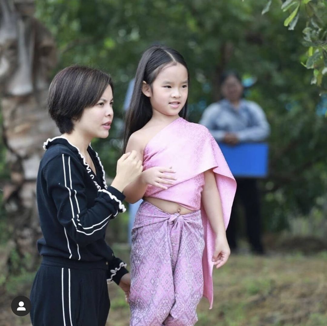 ไปดู ปีใหม่ ตั้งใจซ้อมบทวันทอง ถึงขั้นเปลี่ยนบทเองก็มี! ไปดู ปีใหม่ ตั้งใจซ้อมบทวันทอง ถึงขั้นเปลี่ยนบทเองก็มี!
