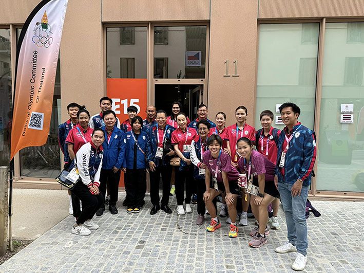 ทูตไทยในปารีสเยี่ยมนักกีฬา ให้กำลังใจถึงหมู่บ้านนักกีฬาก่อนทำศึกอลป. ทูตไทยในปารีสเยี่ยมนักกีฬา ให้กำลังใจถึงหมู่บ้านนักกีฬาก่อนทำศึกอลป.
