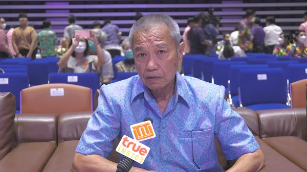 พ่อรอง  เค้ามูลคดี  75 ปี ยังสนุกกับการทำงาน (มีคลิป)  