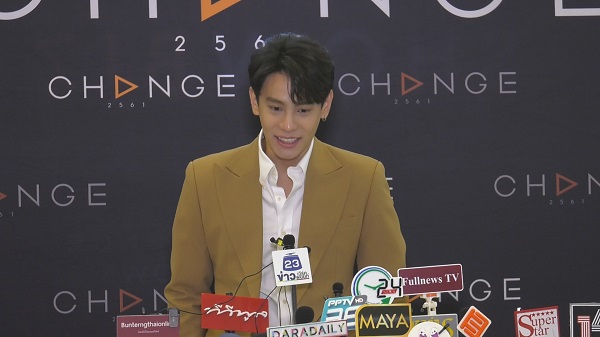 “แบงค์ อาทิตย์” มองข้ามดราม่าถูกด่าไม่ให้เกียรติต้นสังกัด (มีคลิป) “แบงค์ อาทิตย์” มองข้ามดราม่าถูกด่าไม่ให้เกียรติต้นสังกัด (มีคลิป)