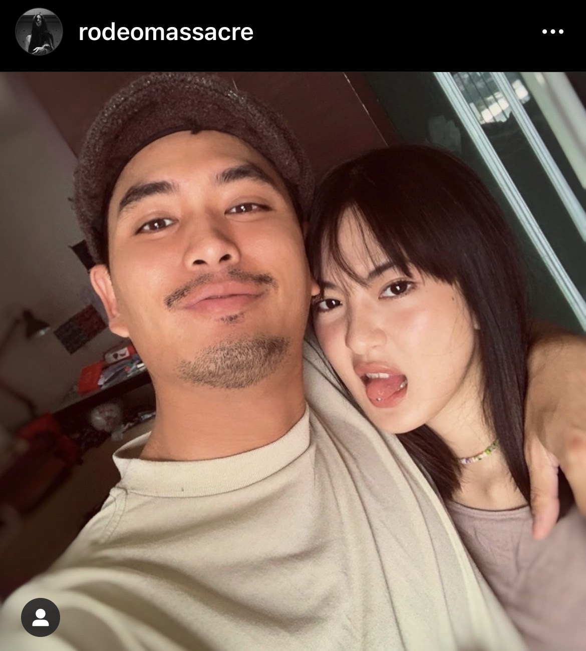 ปั้นจั่น ปรมะ โพสต์ภาพสวมแหวนคู่ ด้านเพื่อนคนบันเทิง แห่แสดงความยินดี ปั้นจั่น ปรมะ โพสต์ภาพสวมแหวนคู่ ด้านเพื่อนคนบันเทิง แห่แสดงความยินดี