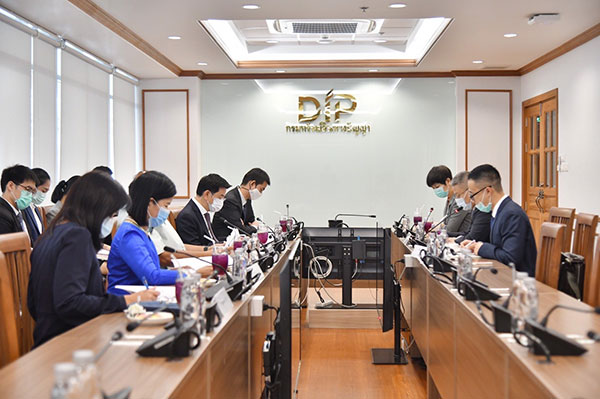 พาณิชย์เร่งผลักดันจดทะเบียนสินค้า GI ไทย – จีน 3 รายการ พาณิชย์เร่งผลักดันจดทะเบียนสินค้า GI ไทย – จีน 3 รายการ