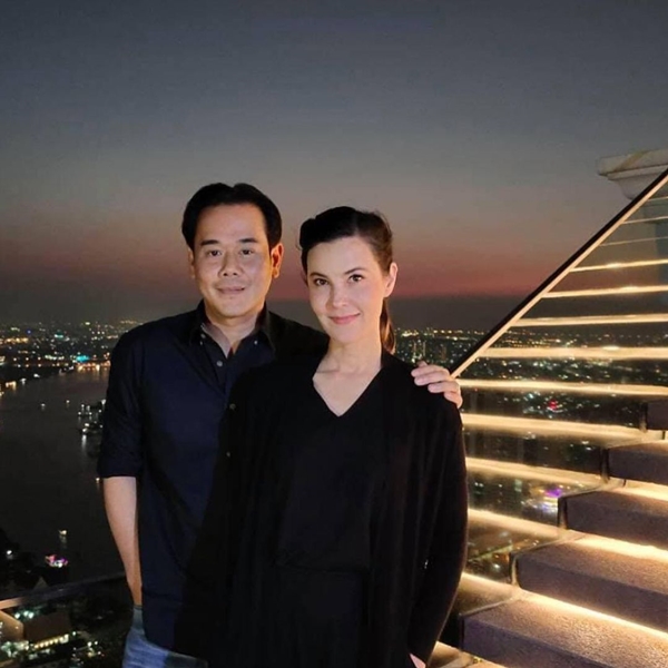เป๊ก - ธัญญ่า ขนอุปกรณ์ Call center ช่วย 1668 ของกรมการแพทย์ เป๊ก - ธัญญ่า ขนอุปกรณ์ Call center ช่วย 1668 ของกรมการแพทย์