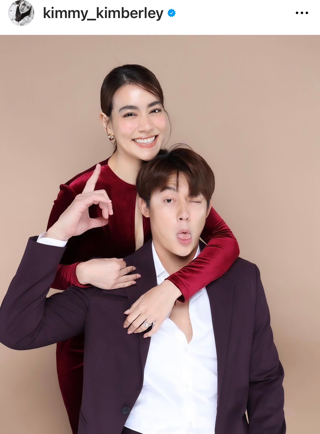 ชุดแต่งงาน 5 ชุด!! คิมเบอร์ลี่ อยากเห็นน้ำตา หมาก เมื่อได้เห็นความสวยในชุดเจ้าสาว