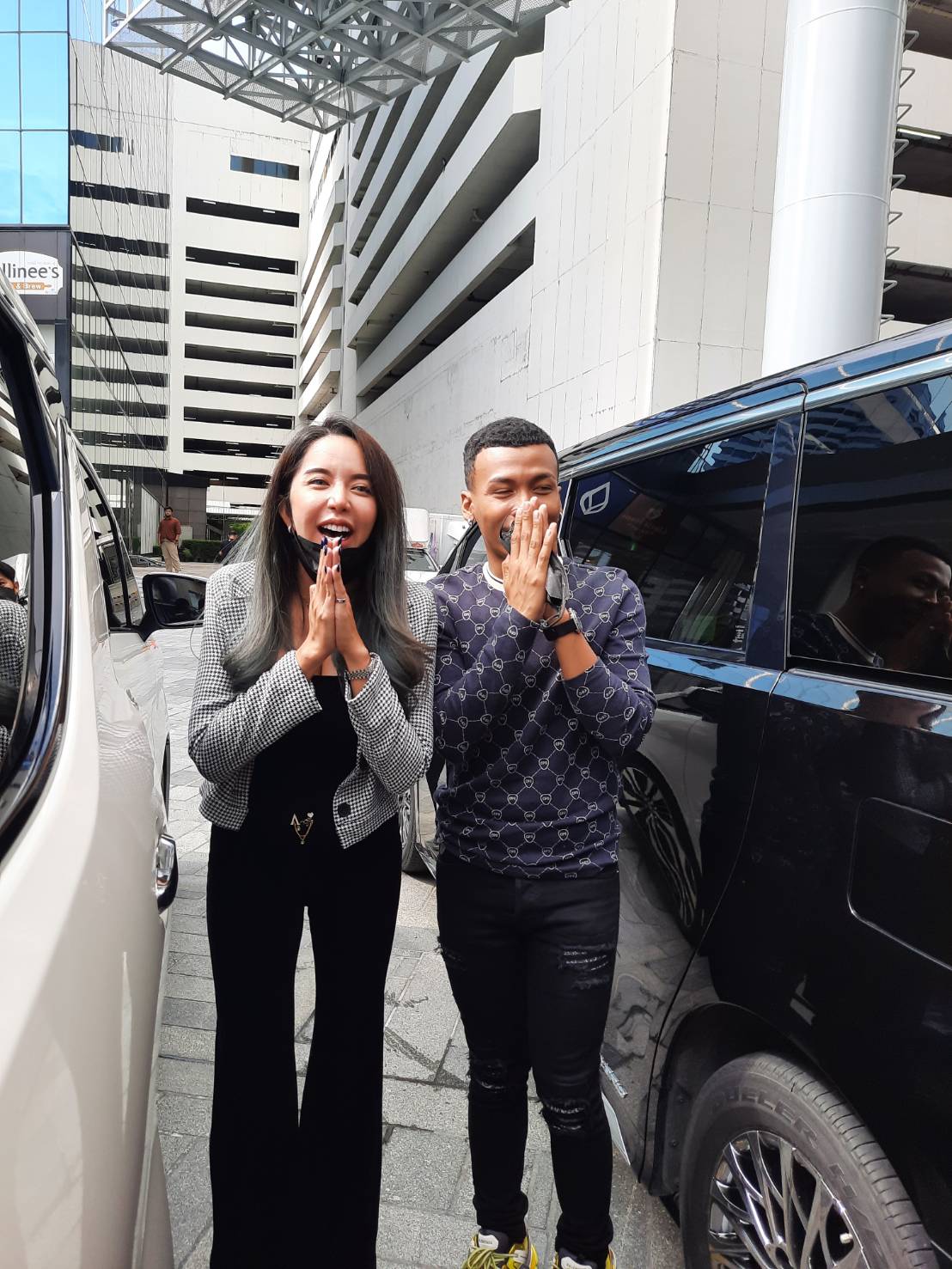 เคลียร์ใจ !! บอล เชิญยิ้ม จับมือ โชค รถแห่ ยืนยันงานคู่ที่รับไว้ทุกอย่างเหมือนเดิม เคลียร์ใจ !! บอล เชิญยิ้ม จับมือ โชค รถแห่ ยืนยันงานคู่ที่รับไว้ทุกอย่างเหมือนเดิม