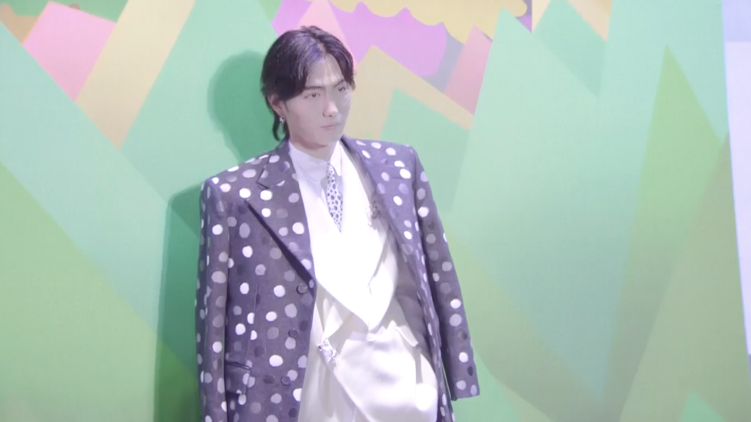 'เจโฮป BTS - แจ็คสัน หวัง'!! นำทัพสตาร์โลกชมแฟชั่นโชว์ Louis Vuitton ที่ปารีส