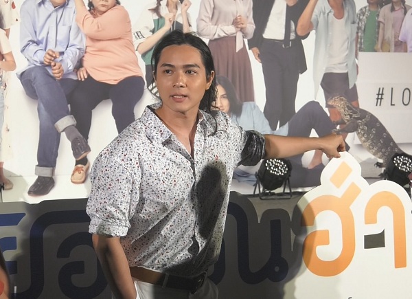 “แน็ก ชาลี” ประกาศพักงานแสดง ขอลุยงานรีวิวแบบเต็มตัว (มีคลิป)