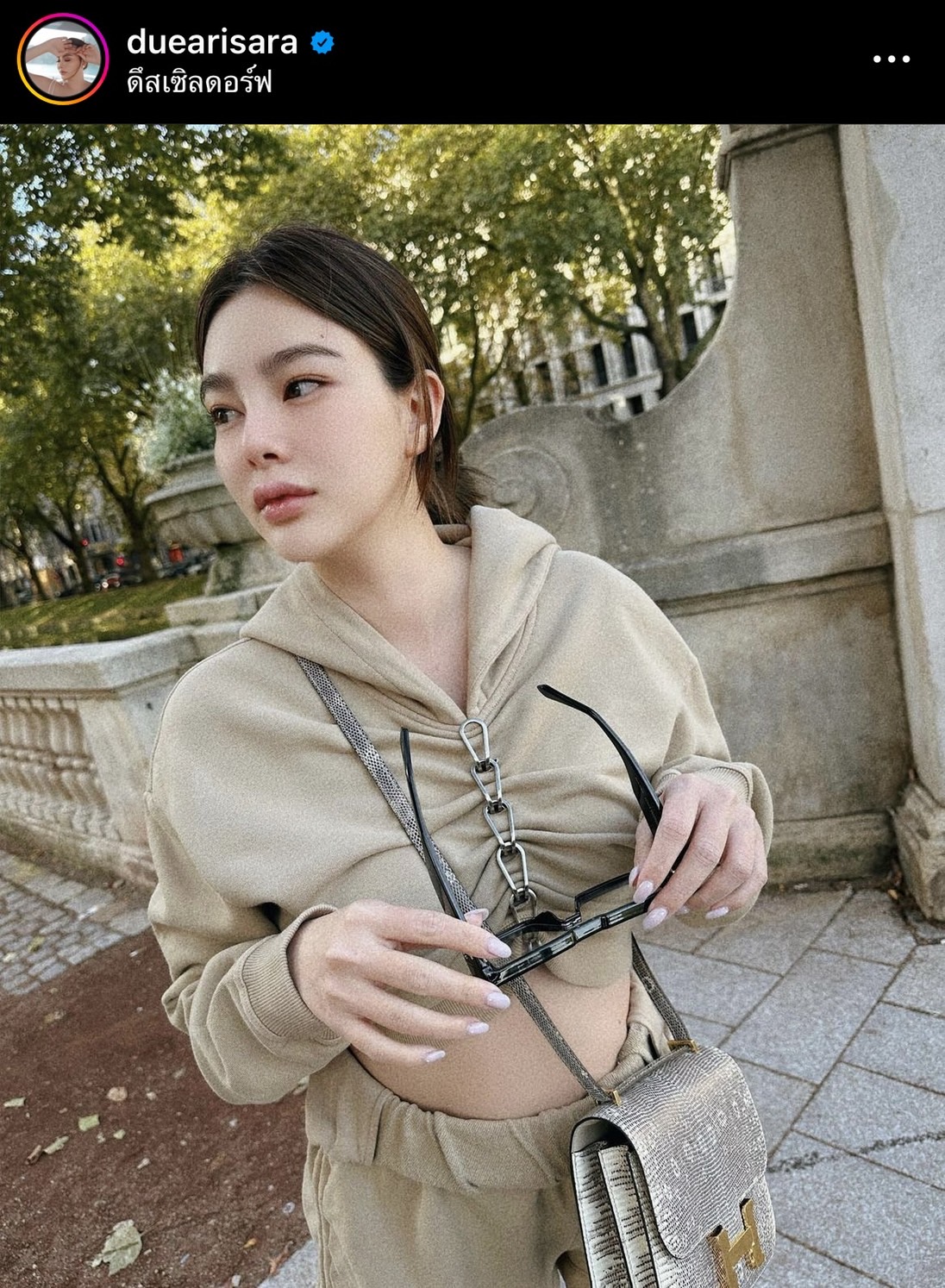 ดิว อริสรา ฟาดต่อ !! ครอบครัวตัว บ. เคลียร์เก่ง ดิว อริสรา ฟาดต่อ !! ครอบครัวตัว บ. เคลียร์เก่ง