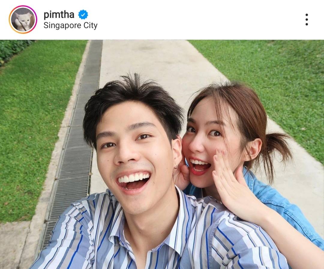 แบงค์ - พิมฐา ควงคู่ออกงานในสถานะคนรู้ใจ ชมฝ่ายชายดูแลดี โต้เป็นหนุ่มคลั่งรัก