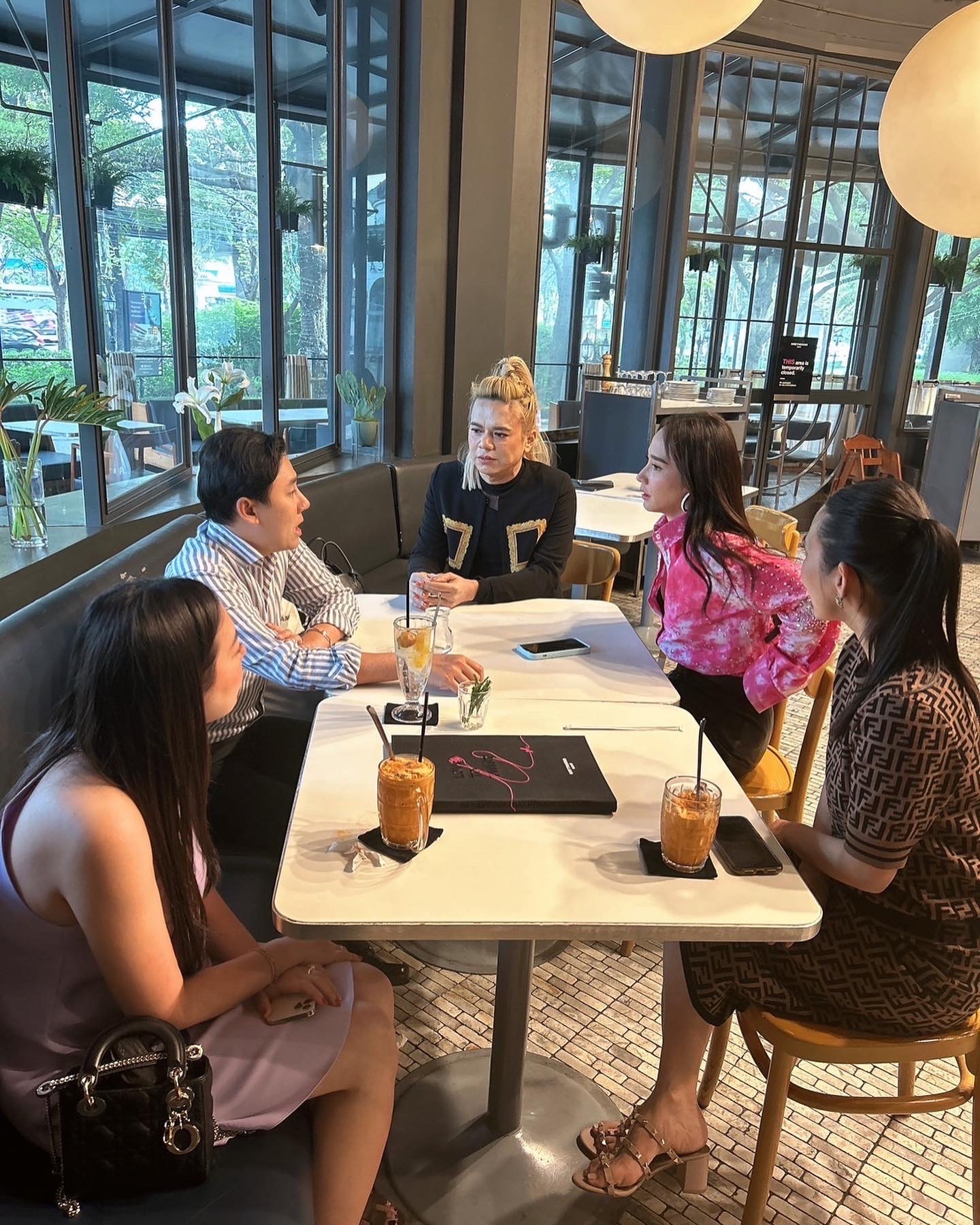 ออกโรงป้องสิทธิ์ “อั้ม พัชราภา เตรียมดำเนินคดีบริษัทดาราดัง ออกโรงป้องสิทธิ์ “อั้ม พัชราภา เตรียมดำเนินคดีบริษัทดาราดัง
