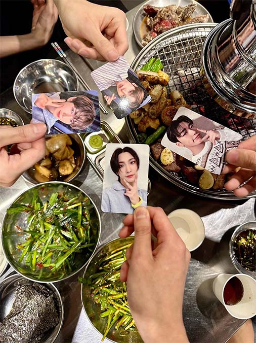 วงไหนคือผู้กำเนิด 'โฟโต้การ์ด' ในอัลบั้มเป็นเจ้าแรก?