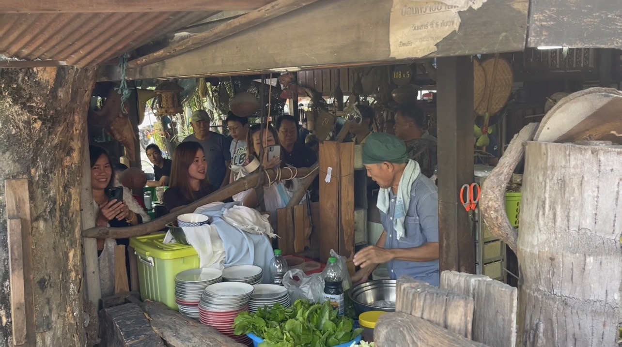 ลาบ อาหารขายดีรับปีใหม่ เชื่อกินแล้วมีโชคลาภ ลาบ อาหารขายดีรับปีใหม่ เชื่อกินแล้วมีโชคลาภ
