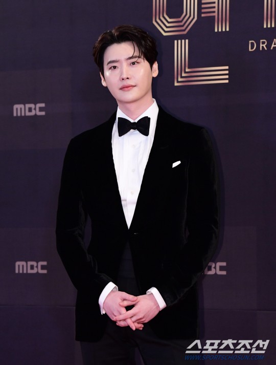 'อีจงซอก’ คว้าแทซังที่2!! พร้อมรางวัลคู่รักกับ 'ยุนอา' จากซีรีส์ Big Mouth 'อีจงซอก’ คว้าแทซังที่2!! พร้อมรางวัลคู่รักกับ 'ยุนอา' จากซีรีส์ Big Mouth
