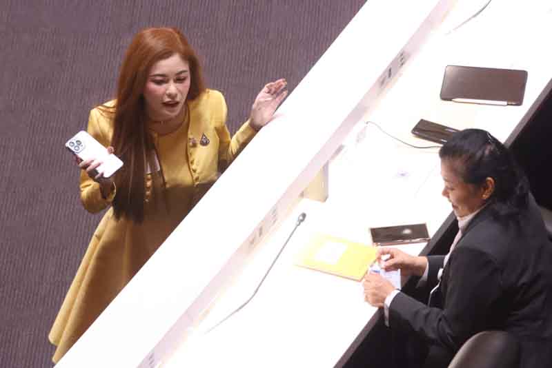 ประมวลภาพ ประชุมร่วมรัฐสภา เป็นพิเศษ เพื่อพิจารณาเรื่องด่วน กรอบระยะเวลา 29 ชั่วโมง