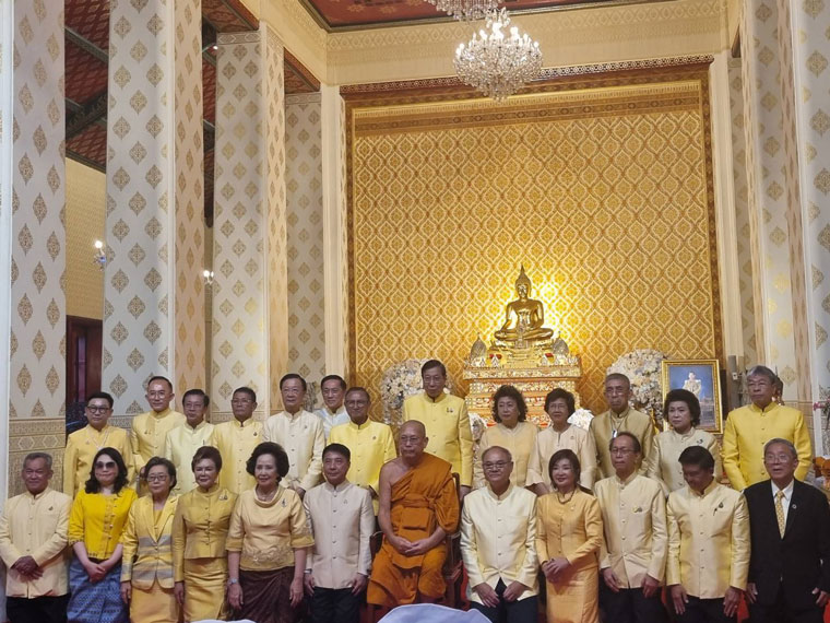วุฒิสภาทอดผ้าป่าสมทบทุนบูรณะพระเจดีย์ภูเขาทอง ถวายในหลวง วุฒิสภาทอดผ้าป่าสมทบทุนบูรณะพระเจดีย์ภูเขาทอง ถวายในหลวง
