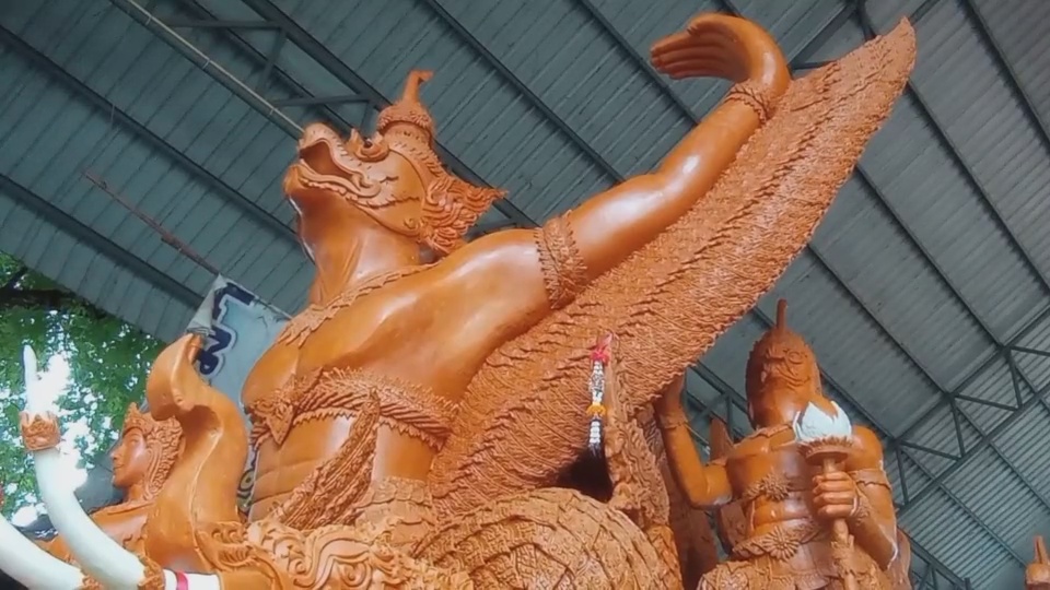 วันเข้าพรรษา 2566 โคราชแห่เทียนยิ่งใหญ่ เกาะกระแสโชว์หุ่น “พิธาจับมืออุ๊งอิ๊ง” วันเข้าพรรษา 2566 โคราชแห่เทียนยิ่งใหญ่ เกาะกระแสโชว์หุ่น “พิธาจับมืออุ๊งอิ๊ง”