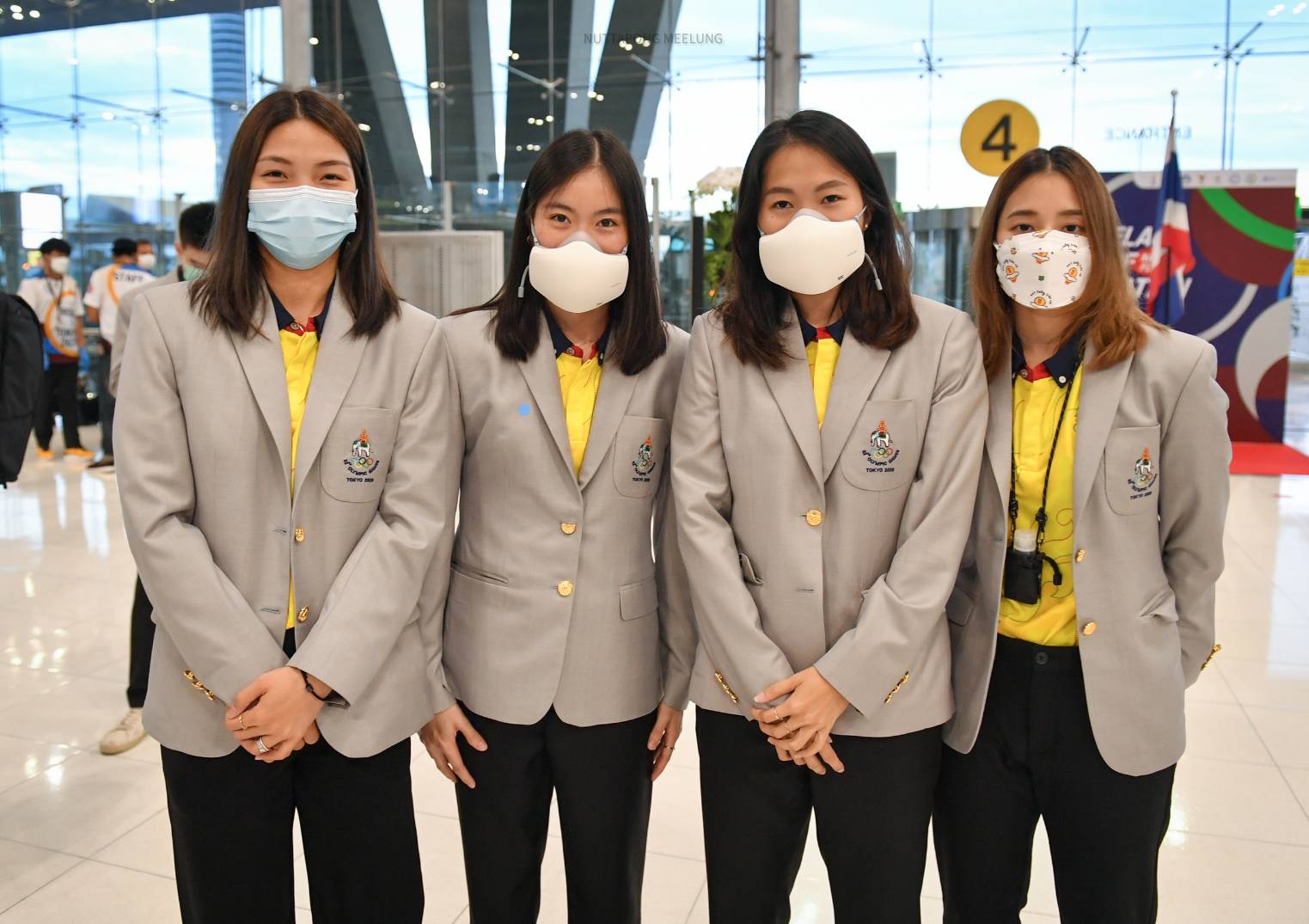 นักกีฬาแบดมินตันไทยลัดฟ้าสู่ญี่ปุ่นล่าเหรียญโอลิมปิก นักกีฬาแบดมินตันไทยลัดฟ้าสู่ญี่ปุ่นล่าเหรียญโอลิมปิก