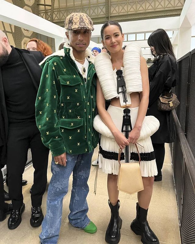 ช็อตรวมดาว!! 'ญาญ่า' กระทบไหล่ 'ฮเยอิน-โซฟี เทอร์เนอร์-โคลอี เกรซ มอเรตซ์’ ที่ปารีสแฟชั่นวีค