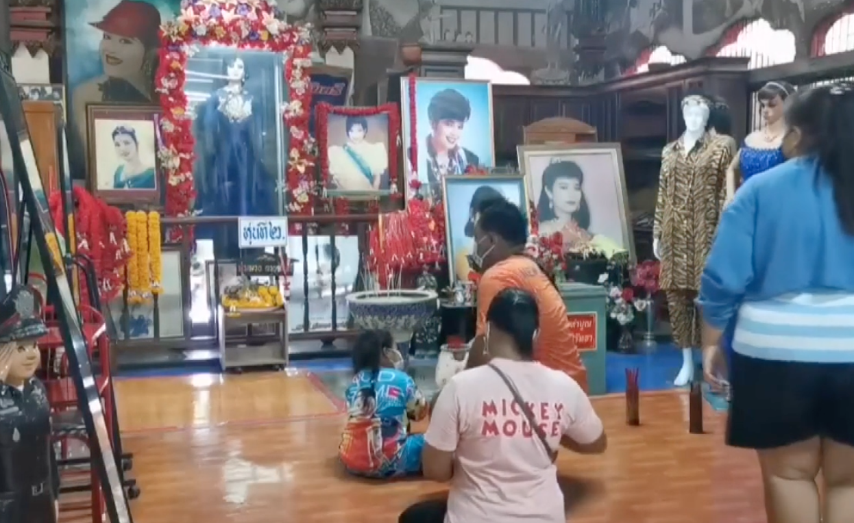 พุ่มพวง ดวงจันทร์ รำลึกครบรอบ 30 ปี ย้อนประวัติราชินีลูกทุ่งผู้ล่วงลับ พุ่มพวง ดวงจันทร์ รำลึกครบรอบ 30 ปี ย้อนประวัติราชินีลูกทุ่งผู้ล่วงลับ