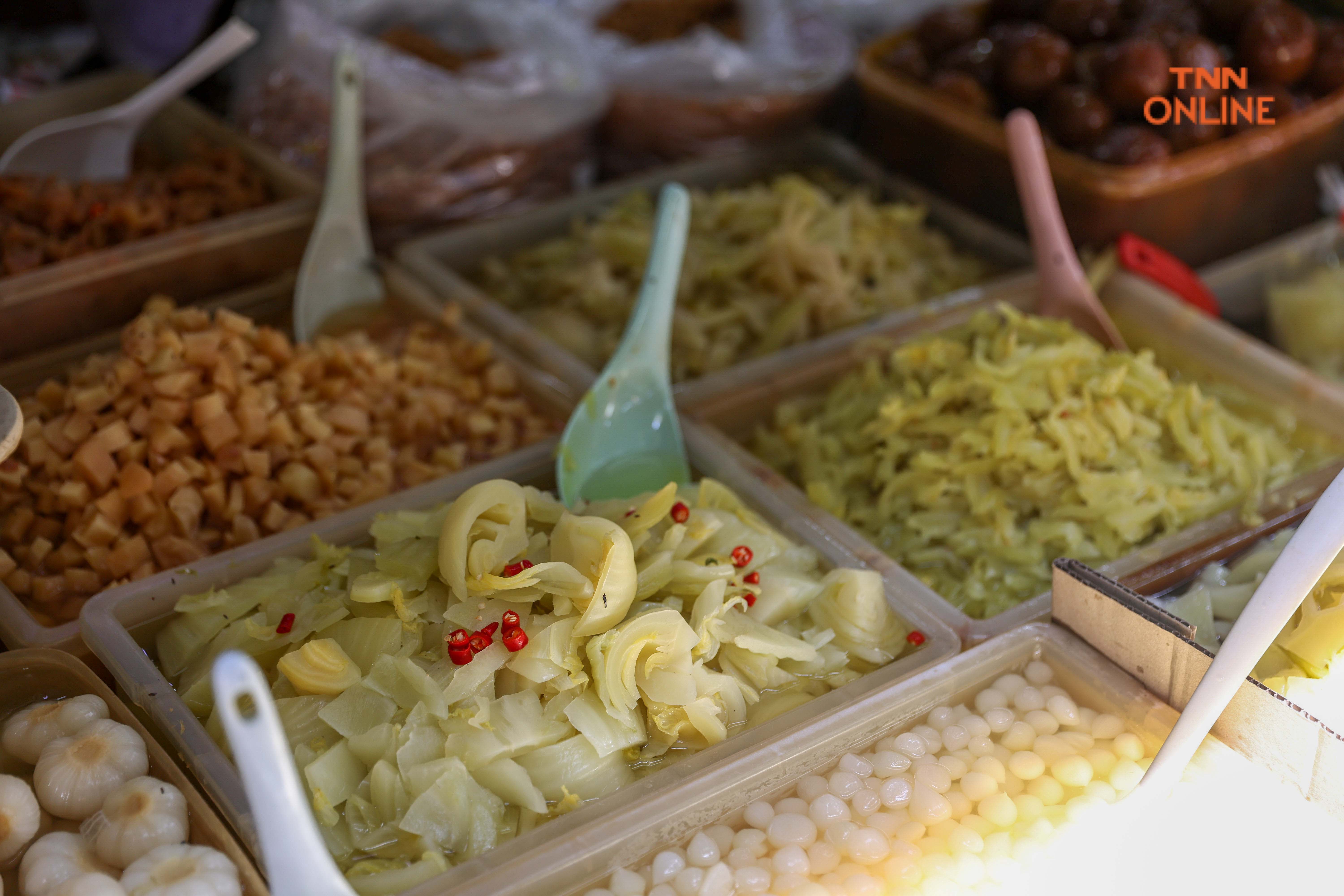 เยาวราชคึกคักรับเทศกาลเจ ประชาชนเลือกซื้อของแน่นตลาดแม้ราคาปรับสูงขึ้น เยาวราชคึกคักรับเทศกาลเจ ประชาชนเลือกซื้อของแน่นตลาดแม้ราคาปรับสูงขึ้น