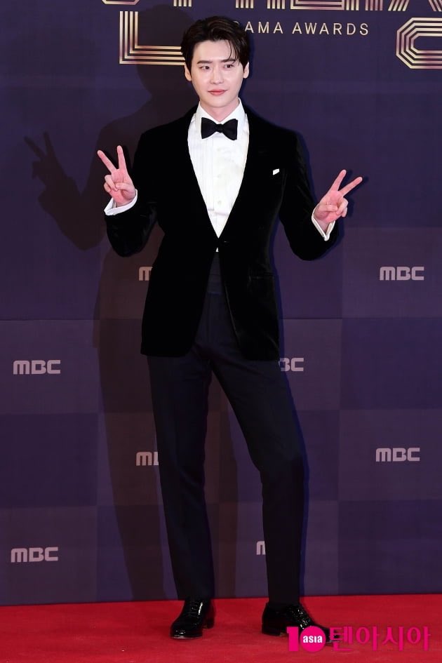 'อีจงซอก’ คว้าแทซังที่2!! พร้อมรางวัลคู่รักกับ 'ยุนอา' จากซีรีส์ Big Mouth 'อีจงซอก’ คว้าแทซังที่2!! พร้อมรางวัลคู่รักกับ 'ยุนอา' จากซีรีส์ Big Mouth