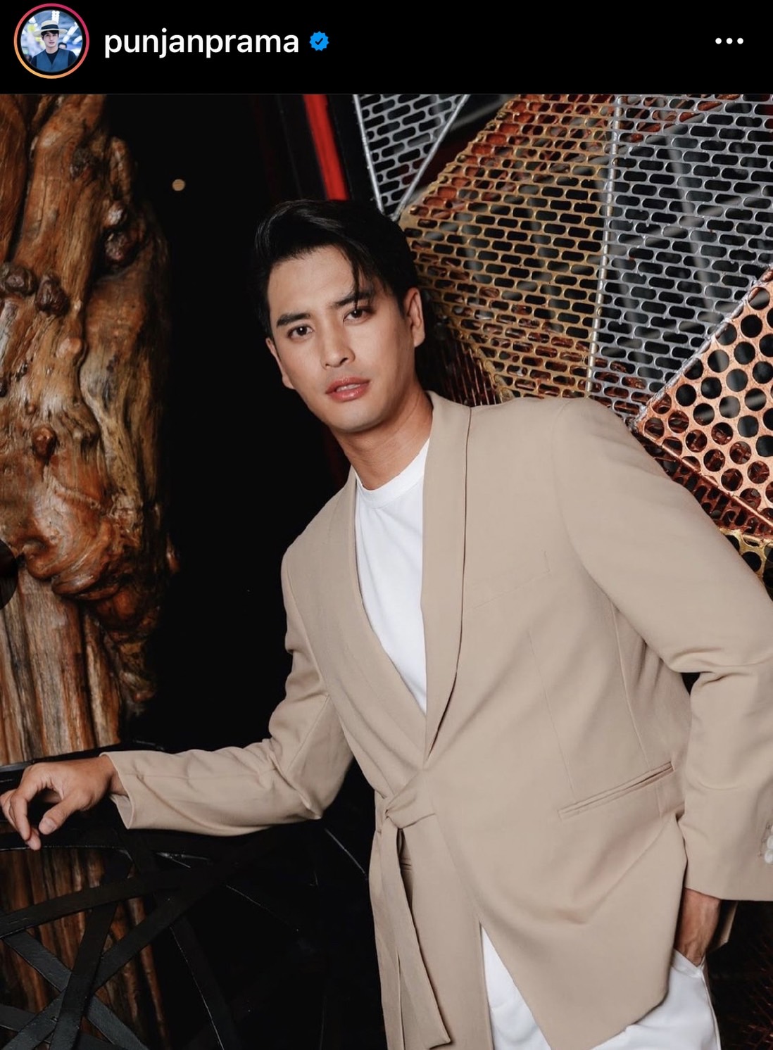 ปั้นจั่น ปรมะ โพสต์ภาพสวมแหวนคู่ ด้านเพื่อนคนบันเทิง แห่แสดงความยินดี ปั้นจั่น ปรมะ โพสต์ภาพสวมแหวนคู่ ด้านเพื่อนคนบันเทิง แห่แสดงความยินดี