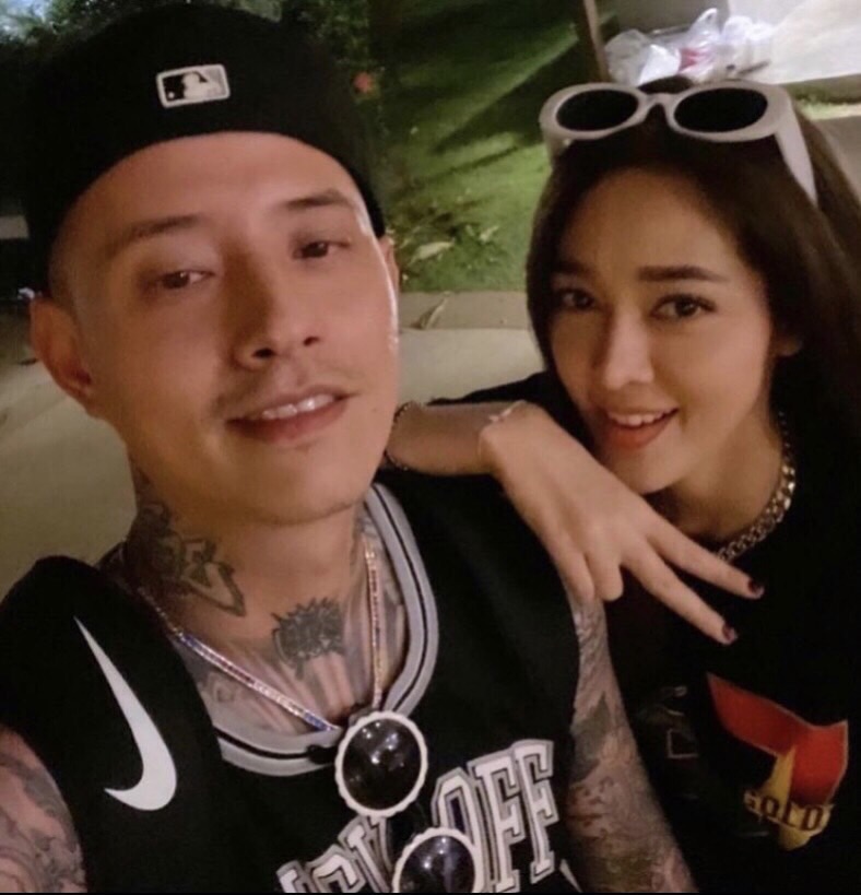 จูน นาตาชา ติดโควิด-19 มีอาการไอ เจ็บคอ มีไข้อ่อนๆ จูน นาตาชา ติดโควิด-19 มีอาการไอ เจ็บคอ มีไข้อ่อนๆ