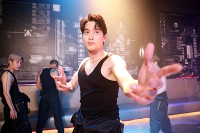 กำลังฮิต  “เจมส์ จิรายุ” ทำถึง  รับบทหนุ่มบาร์โฮสโชว์หุ่นแซ่บ 