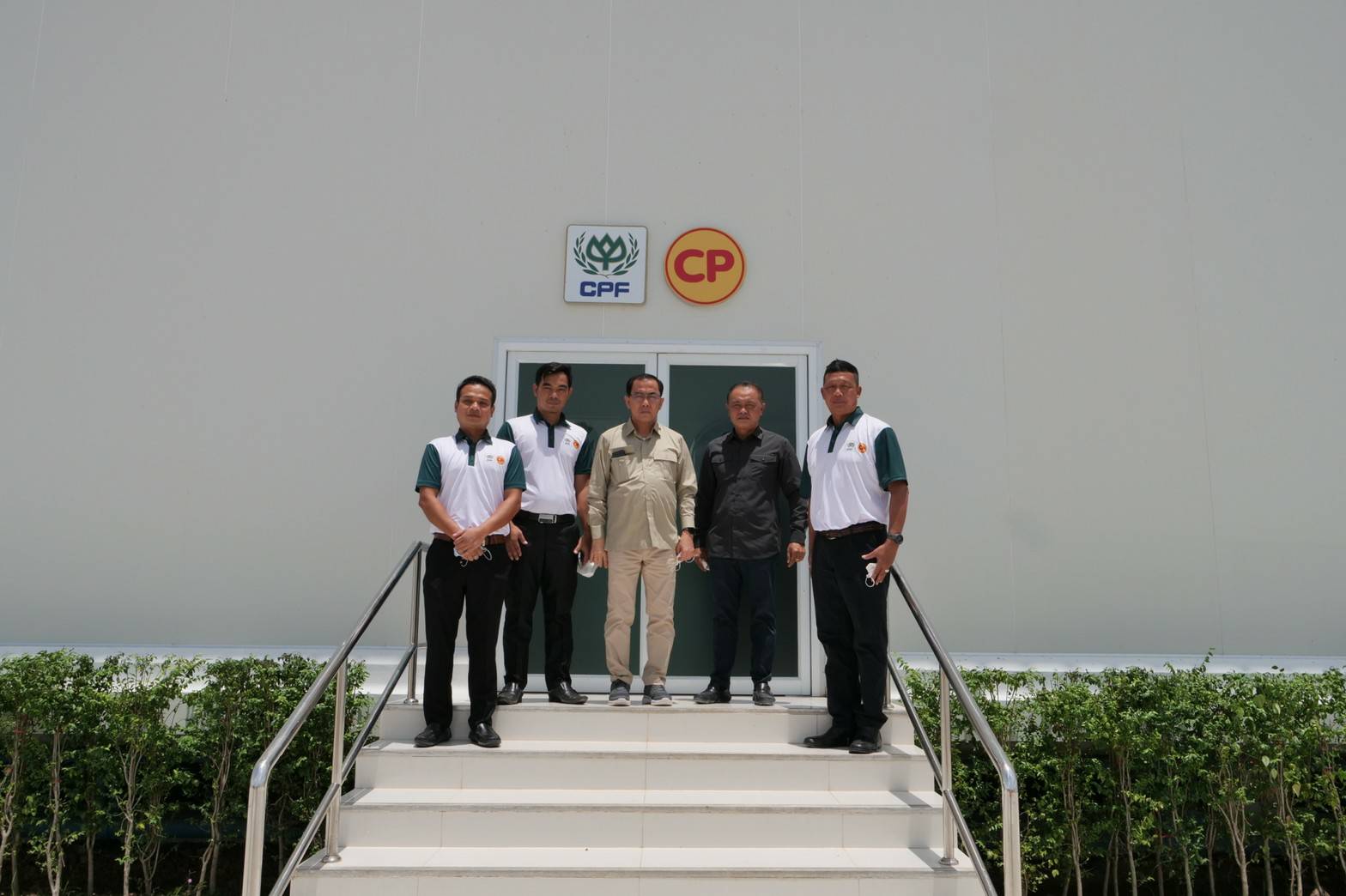 รมว.เกษตรป่าไม้และประมง ชมฟาร์มผลิตสุกรขุนและโรงงานอาหารของ CP กัมพูชา รมว.เกษตรป่าไม้และประมง ชมฟาร์มผลิตสุกรขุนและโรงงานอาหารของ CP กัมพูชา