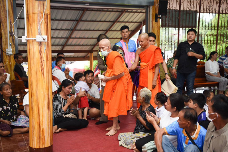 คลื่นศรัทธาท่วมวัดหนองจอก! ฉลองอายุวัฒน์ 97 ปี 'หลวงปู่นวล' คลื่นศรัทธาท่วมวัดหนองจอก! ฉลองอายุวัฒน์ 97 ปี 'หลวงปู่นวล'