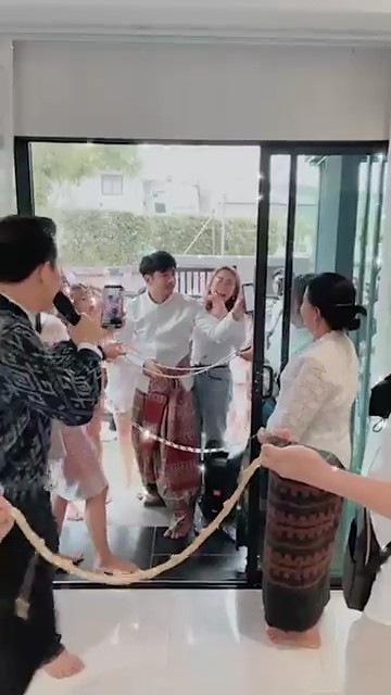 เซอร์ไพรส์! ก้อง ห้วยไร่ เปิดบ้านหรู 10 ล้าน ทำบุญขึ้นบ้านใหม่ พร้อมแต่งงานรอบ 3