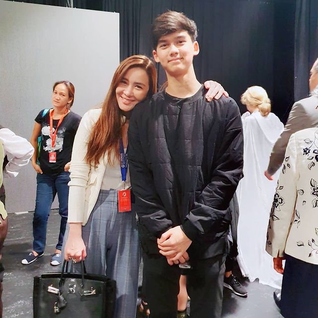  เปิดวาร์ป “น้องทิกเกอร์” ลูกชาย “นิโคล” หล่อเข้มหุ่นดีในวัย 16 ปี จน “แมว จิรศักดิ์” ยังงง สาวๆแห่เรียกพ่อ 