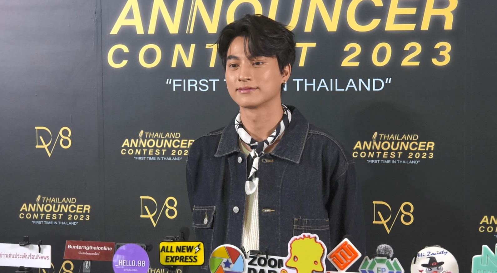 กลัฟ คณาวุฒิ ดีใจ แฟนมีตติ้งได้รับการตอบรับดี เผย ปิดกล้องละครแล้วอาจจะได้เจอกันเยอะขึ้น กลัฟ คณาวุฒิ ดีใจ แฟนมีตติ้งได้รับการตอบรับดี เผย ปิดกล้องละครแล้วอาจจะได้เจอกันเยอะขึ้น