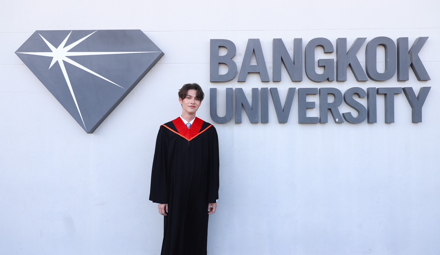 ไบร์ท วชิรวิชญ์ เผยความรู้สึกหลังคว้าปริญญาตรีได้สำเร็จ ไบร์ท วชิรวิชญ์ เผยความรู้สึกหลังคว้าปริญญาตรีได้สำเร็จ