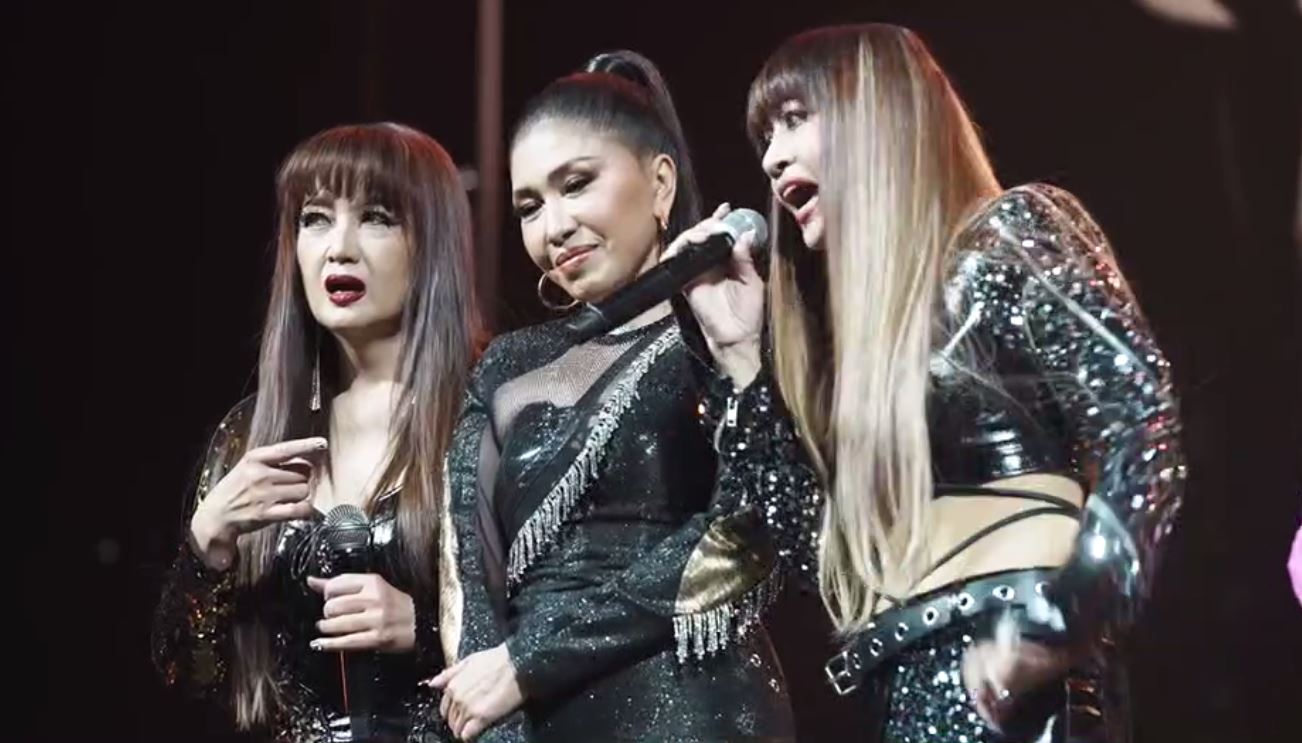 เอ้ ชุติมา แซะกลางคอนเสิร์ต อยากร้องเพลง สำนึกบุญคุณ... เอ้ ชุติมา แซะกลางคอนเสิร์ต อยากร้องเพลง สำนึกบุญคุณ...