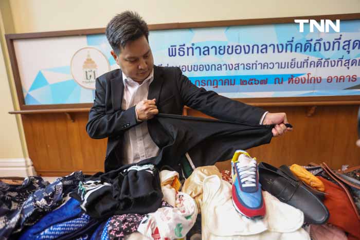 กรมศุลกากรจัดพิธีทำลายของกลาง สินค้าละเมิดลิขสิทธิ์ที่คดีถึงที่สุดเสียหายกว่า 39 ล้านบาท กรมศุลกากรจัดพิธีทำลายของกลาง สินค้าละเมิดลิขสิทธิ์ที่คดีถึงที่สุดเสียหายกว่า 39 ล้านบาท