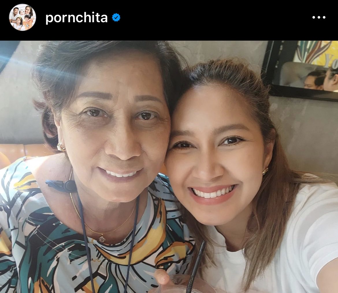 เบนซ์ พรชิตา ควงคุณแม่ เล่าย้อนความรักความหวงในอดีต พร้อมอัปเดปอาการคุณแม่ 