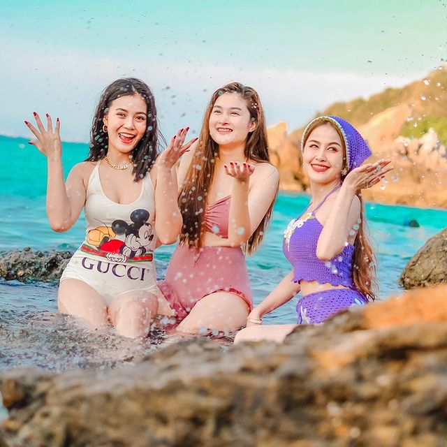 'ลำไย' อวดหุ่นเซ็กซี่เบาๆ แต่ทำเอาใจละลาย 'ลำไย' อวดหุ่นเซ็กซี่เบาๆ แต่ทำเอาใจละลาย