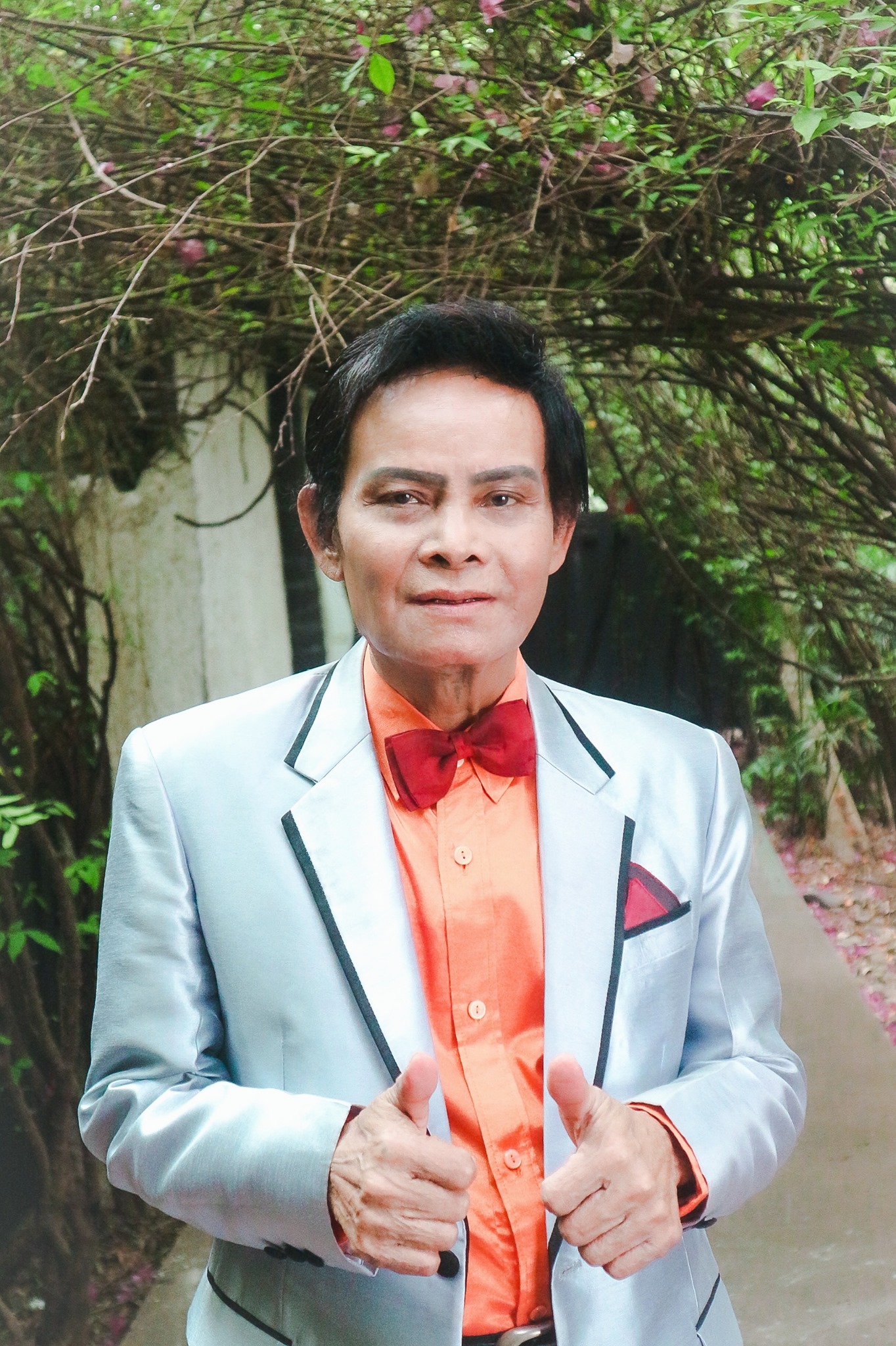 งวดนี้มาแน่ !! เหล่าคนบันเทิงแห่อวดเลขเด็ด 