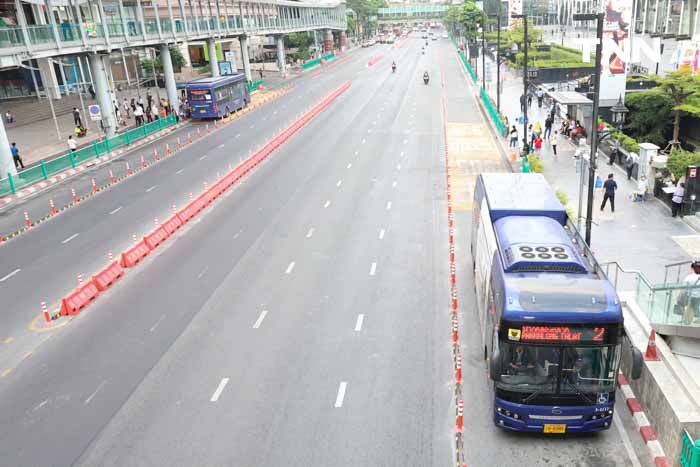 Bus Lane ราชประสงค์ แก้ปัญหารถจอดแช่หน้าป้ายรถเมล์ Bus Lane ราชประสงค์ แก้ปัญหารถจอดแช่หน้าป้ายรถเมล์