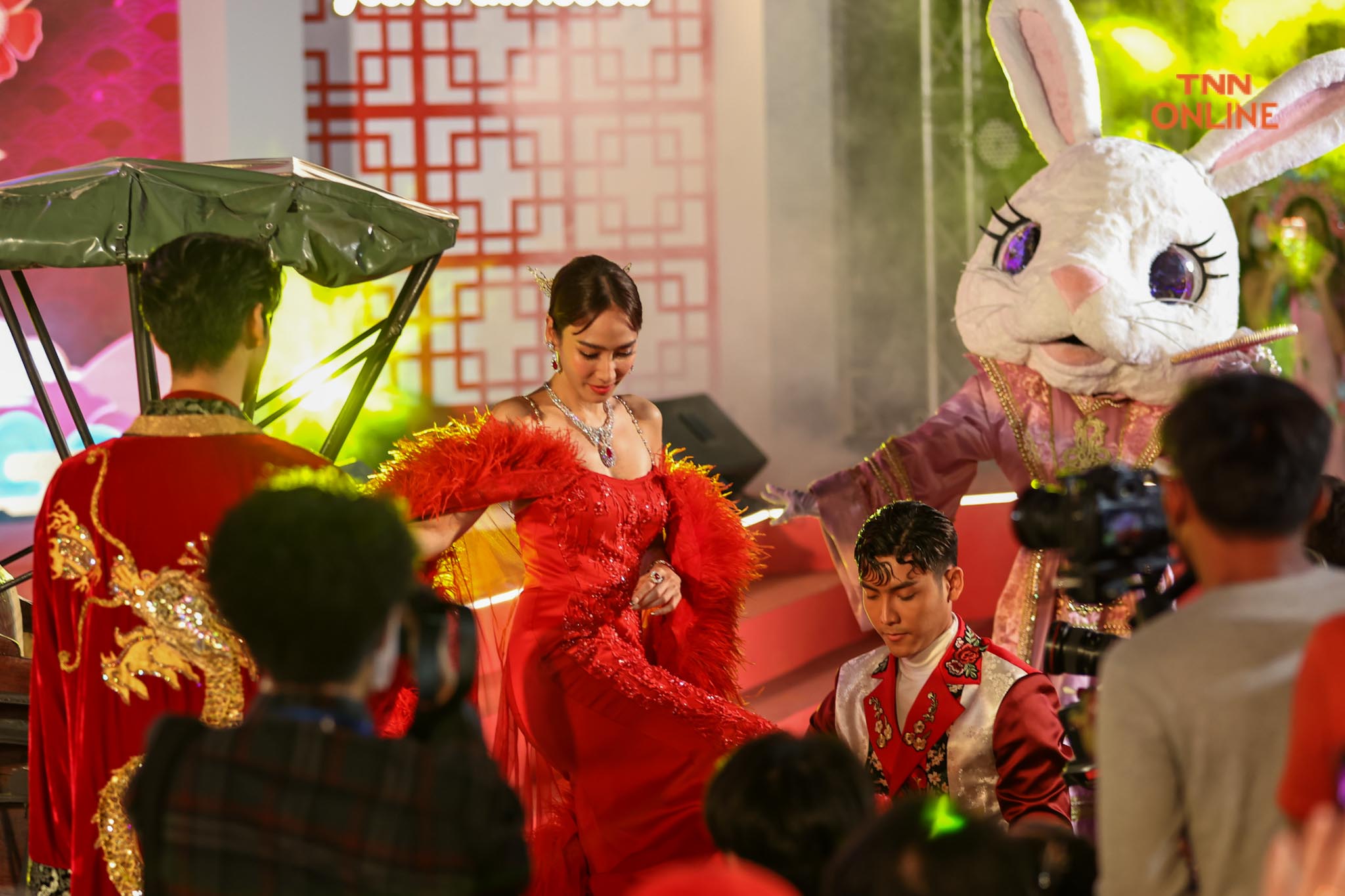 พารากอน ฉลองตรุษจีนปีกระต่ายสุดยิ่งใหญ่ ดึง “อั้ม-อาโป”อวดเครื่องประดับหรูมูลค่ากว่า 98 ล้านบาท
