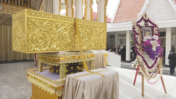 คนบันเทิงและลูกศิษย์ ร่วมส่ง คุณทมยันตี ครั้งสุดท้าย  (มีคลิป)
