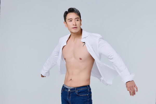 อึ้งเลยค่ะซิส! ชาย ชาตโยดม อวดร่างทอง โชว์หุ่นแซ่บในวัยใกล้เลข 5 อึ้งเลยค่ะซิส! ชาย ชาตโยดม อวดร่างทอง โชว์หุ่นแซ่บในวัยใกล้เลข 5