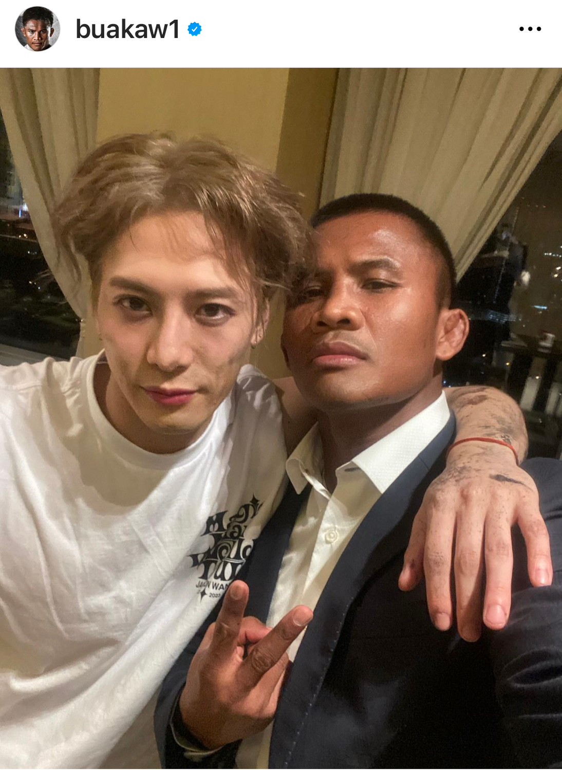 คนบันเทิงไทย นำทีมโดย พีพี-บิวกิ้น ร่วมให้กำลังใจในคอนเสิร์ต แจ็คสัน หวัง คนบันเทิงไทย นำทีมโดย พีพี-บิวกิ้น ร่วมให้กำลังใจในคอนเสิร์ต แจ็คสัน หวัง