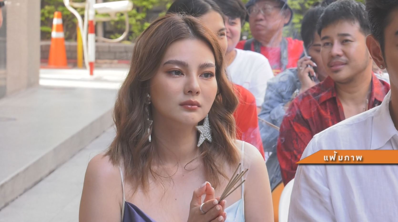 หรูหราอลังการ ดิว อริสรา ชวนเพื่อนทำบุญขึ้นบ้านใหม่พร้อมฉลองวันเกิด